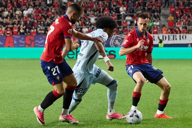 LaLiga EA Sports 2026–27 CA Osasuna vs. Getafe CF: Inigo Arguibide 27 OSA, Johan Mojica 22 GET and Jonathan Dubasin 21 OSA during the LaLiga EA Sports match between CA Osasuna and Getafe CF played at El Sadar in Pamplona. Credit: Inigo Alzugaray, Agencia LOF Pamplona Copyright: xx