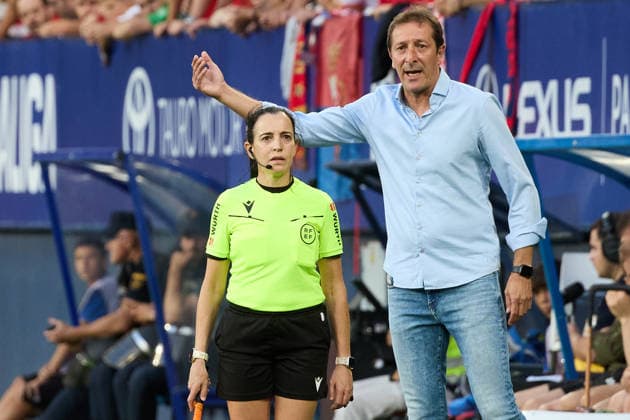 LaLiga EA Sports 2026-27 CA Osasuna vs. Getafe CF Judit Romano,Assistant Referee and Luis Miguel Ramis, OSA Coach, during the LaLiga EA Sports match between CA Osasuna and Getafe CF played at El Sadar in Pamplona. Credit: Inigo Alzugaray, Agencia LOF, Pamplona Copyright: xx