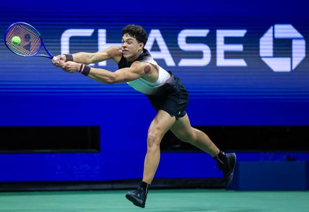 US Open tennis tournament - Day 2 Ben Shelton of USA in action against Tallon Griekspoor of Netherlands during the Men s Singles first round of the US Open Tennis Championships in Flushing Meadows, New York, USA, 31 August 2026. FLUSHING MEADOWS NEW YORK United States  Copyright: xCRISTOBALxHERRERA-ULASHKEVICHx