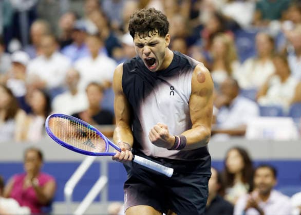 Ben Shelton celebrates after winning a point over Tallon Griekspoor of the Netherlands in the 2nd set of their first round match in Arthur Ashe Stadium at the 2026 US Open Tennis Championship at the USTA Billie Jean King National Tennis Center in New York City on Monday, August 31, 2026. .  NYP20260831139 JOHNxANGELILLO