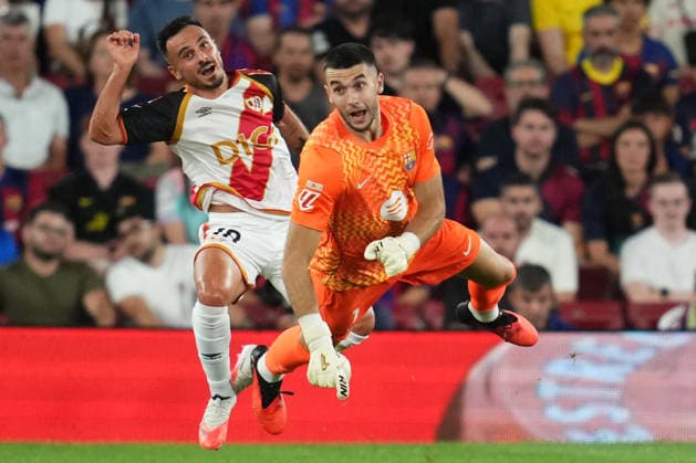 ESP: FC Barcelona, Barca - Rayo Vallecano. La Liga EA Sports. Matchday 3. Joan Garcia of FC Barcelona and Alvaro Garcia of Rayo Vallecano during the La Liga EA Sports match between FC Barcelona and Rayo Vallecano played at Spotify Camp Nou Stadium on 31 Aug 2026 in Barcelona, Spain. kpng Copyright: xBaguxBlancox xPRESSINPHOTOx PS_2627_BAR_RAY_537
