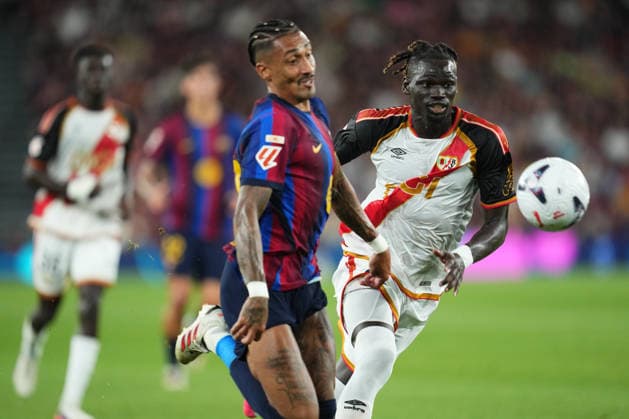 ESP: FC Barcelona, Barca - Rayo Vallecano. La Liga EA Sports. Matchday 3. Pathe Ciss of Rayo Vallecano and Raphael Dias Belloli Raphinha of FC Barcelona during the La Liga EA Sports match between FC Barcelona and Rayo Vallecano played at Spotify Camp Nou Stadium on 31 Aug 2026 in Barcelona, Spain. kpng Copyright: xBaguxBlancox xPRESSINPHOTOx PS_2627_BAR_RAY_588