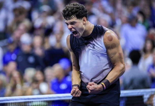 US Open tennis tournament - Day 2 Ben Shelton of USA celebrates his victory against Tallon Griekspoor of Netherlands during the Men s Singles first round of the US Open Tennis Championships in Flushing Meadows, New York, USA, 31 August 2026. FLUSHING MEADOWS NEW YORK United States  Copyright: xCRISTOBALxHERRERA-ULASHKEVICHx