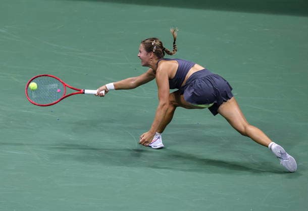 US Open tennis tournament - Day 2 Anastasia Zakharova of Russia in action against Naomi Osaka of Japan during their Women s Singles first round match at the US Open Tennis Championships in Flushing Meadows, New York, USA, 31 August 2026. FLUSHING MEADOWS NEW YORK United States  Copyright: xBRIANxHIRSCHFELDx