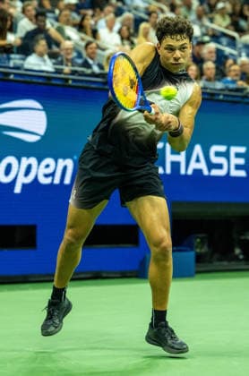 2026 US Open - Day 2 NEW YORK, NEW YORK - AUGUST 31: Ben Shelton of the United States returns a shot during his match against Tallon Griekspoor of the Netherlands during the 2026 US Open - Day 2 at USTA Billie Jean King National Tennis Center on August 31, 2026 in New York, New York. New York USTA Billie Jean King National Tennis Center New York United States Copyright: xSusanxMullane ISIxPhotosx 9747