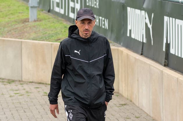 Jan Moritz Lichte (Borussia Moenchengladbach, Co-Trainer) auf dem Trainingsplatz. Oeffentliches Training Borussia Moenchengladbach, Fussball, Bundesliga, Saison 2026 2027, 01.09.2026 oeffentliches Training Borussia Moenchengladbach, Fussball, Bundesliga, Saison 2026 2027, 01.09.2026 Moenchengladbach *** Jan Moritz Lichte, Borussia Mönchengladbach, Assistant Coach on the Training Field; Borussia Mönchengladbach Open Training Session, Soccer, Bundesliga, 2026–2027 Season, September 1, 2026, public training session for Borussia Mönchengladbach, soccer, Bundesliga, 2026–2027 season, September 1, 2026, Mönchengladbach Copyright: xEibner-Pressefoto ThomasxHaeslerx EP_THR