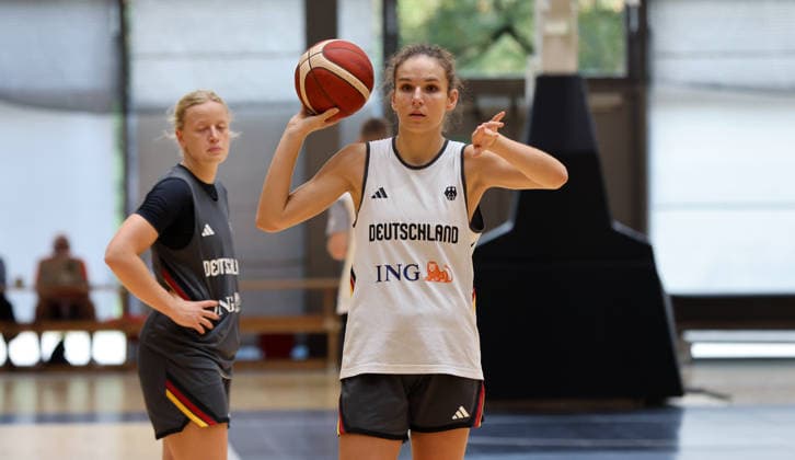 Clara Bielefeld on the Ball: Upper Body Training in Preparation for the World Championship, World Cup, Sports, Basketball, DBB Women s National Team, 2026–2027 Season, January 9, 2026, Germany (GER)