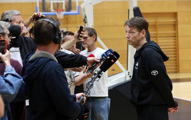 Interview with National Team Coach Olaf Lange: Upper-Body Workout in Preparation for the World Championship, World Championship, Sports, Basketball, DBB, Women s National Team, 2026–2027 Season, January 9, 2026, Germany (GER)