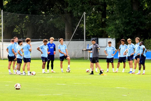 01.09.2026, DEU GER, Fussball , 2.Fussballbundesliga, Saison 2026 2027, Sportforum, Hertha BSC, Training Hertha-Spielerkreis, Co-Trainer Andreas Schumacher ( Hertha BSC Berlin ) 2. Liga: DFB DFL regulations prohibit any use of photographs as image sequences and or quasi-video) Berlin Sportforum Berlin Deutschland *** September 1, 2026, Germany, Soccer, 2nd Bundesliga, 2026–2027 season, Sportforum, Hertha BSC, Hertha player group training, Assistant Coach Andreas Schumacher, Hertha BSC Berlin, 2nd Division; DFB and DFL regulations prohibit any use of photographs as image sequences and or quasi-video. Berlin Sportforum, Berlin, Germany Copyright: xNordphotox xEnglerx