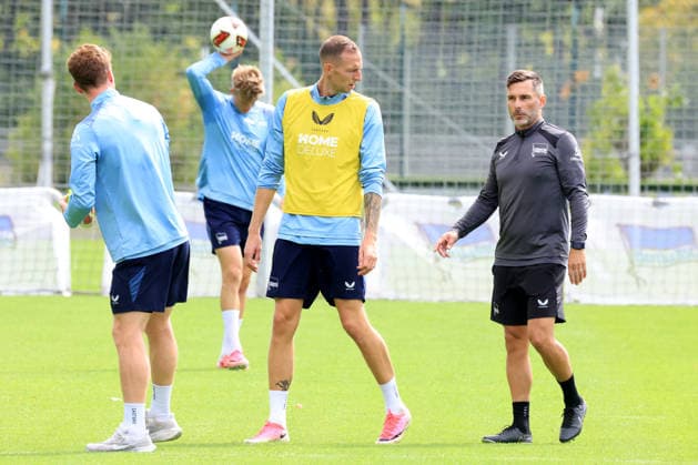 01.09.2026, DEU GER, Fussball , 2.Fussballbundesliga, Saison 2026 2027, Sportforum, Hertha BSC, Training Gustaf Nilsson ( Hertha BSC Berlin 9 ), Cheftrainer Stefan Leitl ( Hertha BSC Berlin ) 2. Liga: DFB DFL regulations prohibit any use of photographs as image sequences and or quasi-video) Berlin Sportforum Berlin Deutschland *** September 1, 2026, Germany, Soccer, 2. Bundesliga, 2026–2027 Season, Sportforum, Hertha BSC, Gustaf Nilsson coaching Hertha BSC Berlin 9, Head Coach Stefan Leitl, Hertha BSC Berlin, 2nd Division. DFB and DFL regulations prohibit any use of photographs as image sequences and or quasi-video. Berlin Sportforum, Berlin, Germany Copyright: xNordphotox xEnglerx