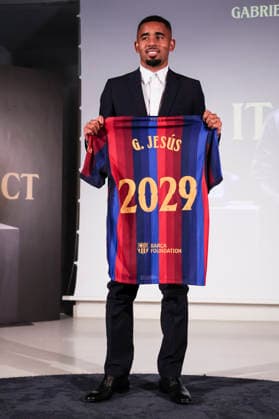 September 1, 2026, Barcelona, Barcelona, SPAIN: Gabriel Jesus poses with an FC Barcelona, Barca shirt during his presentation as new player of FC Barcelona at Commercial Office on September 01, 2026 in Barcelona, Spain. Gabriel Jesus Presentation As New Player Of FC Barcelona  - ZUMAa181 20260901_zaa_a181_001 Copyright: xJavierxBorregox