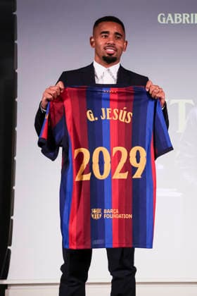 September 1, 2026, Barcelona, Barcelona, SPAIN: Gabriel Jesus poses with an FC Barcelona, Barca shirt during his presentation as new player of FC Barcelona at Commercial Office on September 01, 2026 in Barcelona, Spain. Gabriel Jesus Presentation As New Player Of FC Barcelona  - ZUMAa181 20260901_zaa_a181_002 Copyright: xJavierxBorregox