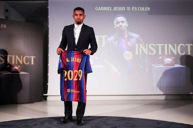 September 1, 2026, Barcelona, Barcelona, SPAIN: Gabriel Jesus poses with an FC Barcelona, Barca shirt during his presentation as new player of FC Barcelona at Commercial Office on September 01, 2026 in Barcelona, Spain. Barcelona SPAIN - ZUMAa181 20260901_zaa_a181_014 Copyright: xJavierxBorregox