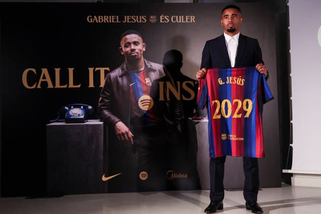 September 1, 2026, Barcelona, Barcelona, SPAIN: Gabriel Jesus poses with an FC Barcelona, Barca shirt during his presentation as new player of FC Barcelona at Commercial Office on September 01, 2026 in Barcelona, Spain. Gabriel Jesus Presentation As New Player Of FC Barcelona  - ZUMAa181 20260901_zaa_a181_009 Copyright: xJavierxBorregox