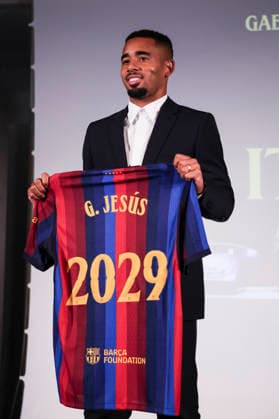 September 1, 2026, Barcelona, Barcelona, SPAIN: Gabriel Jesus poses with an FC Barcelona, Barca shirt during his presentation as new player of FC Barcelona at Commercial Office on September 01, 2026 in Barcelona, Spain. Gabriel Jesus Presentation As New Player Of FC Barcelona  - ZUMAa181 20260901_zaa_a181_023 Copyright: xJavierxBorregox