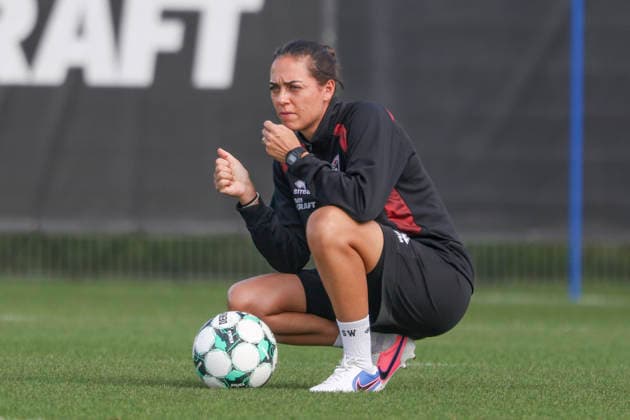 Ingolstadt, Deutschland 01. September 2026: 3. Liga - 2026 2027 - FC Ingolstadt 04 - Training Im Bild: Trainerin Sabrina Wittmann (FCI) Trainingsgelände Audi Sportpark Bayern *** Ingolstadt, Germany, September 1, 2026; 3. Liga 2026–2027; FC Ingolstadt 04 Training; Pictured: Coach Sabrina Wittmann; FCI Training Facility; Audi Sportpark Bayern Copyright: xFotostandx xSchäferx