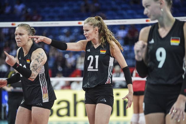Belgium v Germany - CEV EuroVolley 2026 ISTANBUL, TURKIYE - SEPTEMBER 01 : Players of the Germany celebrate after a point during the 2026 2026 Women s European Volleyball Championship match between Belgium and Germany at Sinan Erdem Hall in Istanbul, Turkiye on September 01, 2026. Agit Erdi Ulukaya Anadolu Istanbul Turkey. Editorial use only. Please get in touch for any other usage.  Copyright: x2026xAnadoluxAgitxErdixUlukayax