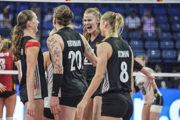 Belgium v Germany - CEV EuroVolley 2026 Trendyol 2026 CEV Kadinlar Avrupa Voleybol Sampiyonasi son 16 turu maçinda Belçika ile Almanya, Sinan Erdem Spor Salonu nda karsilasti. Bir pozisyon sonrasi Almanya Milli Voleybol Takimi oyunculari sevinç yasadi. Agit Erdi Ulukaya Anadolu Istanbul Turkey. Editorial use only. Please get in touch for any other usage.  Copyright: x2026xAnadoluxAgitxErdixUlukayax