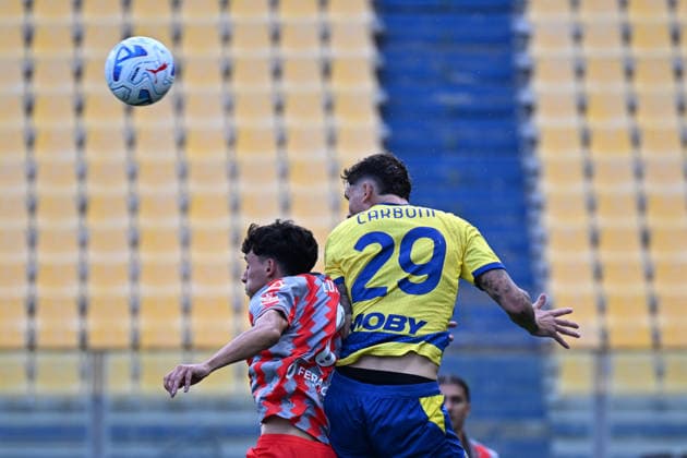 IPA88004649 - Franco Carboni of Parma Calcio 1913 is in action during the soccer match between Parma Calcio 1913 and US Cremonese, a Round of 16 match in the 2026 2027 Frecciarossa Italian Cup, at Ennio Tardini Stadium on September 1, 2026 in Parma, Italy.  Copyright: xRobertoxTommasini IPAxSportx xx 88004649
