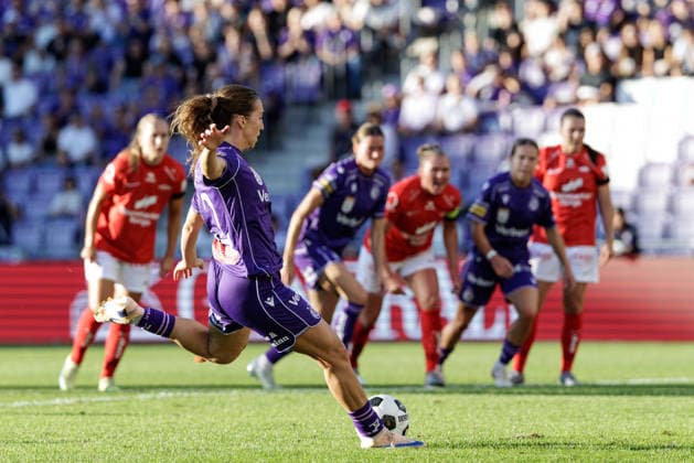 SOCCER - WCL, A.Wien vs Brann VIENNA,AUSTRIA,01.SEP.26 - SOCCER - UEFA Women s Champions League, qualification, FK Austria Wien vs SK Brann Bergen. Image shows Modesta Uka (A.Wien). Keywords: penalty, goal.  GEPAxpictures xArminxRauthner