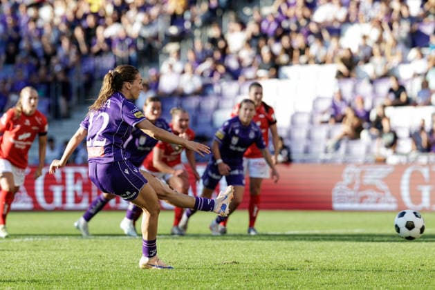 SOCCER - WCL, A.Wien vs Brann VIENNA,AUSTRIA,01.SEP.26 - SOCCER - UEFA Women s Champions League, qualification, FK Austria Wien vs SK Brann Bergen. Image shows Modesta Uka (A.Wien). Keywords: penalty, goal.  GEPAxpictures xArminxRauthner