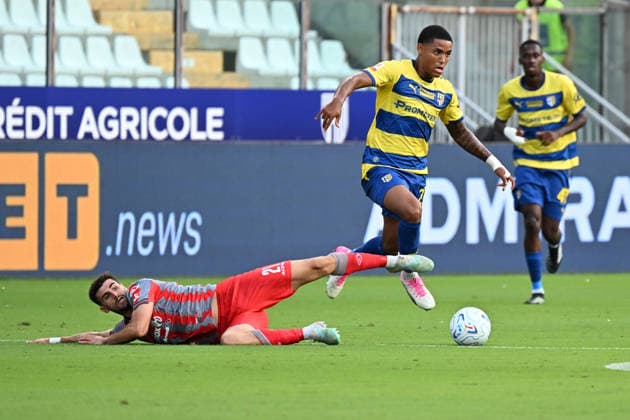 IPA88005025 - Sascha Britschgi of Parma Calcio 1913 is tackled by Yuri Rocchetti of US Cremonese during the soccer match between Parma Calcio 1913 and US Cremonese, Round of 16 of the 2026–2027 Frecciarossa Italian Cup at Ennio Tardini Stadium on September 1, 2026, in Parma, Italy.  Copyright: xRobertoxTommasini IPAxSportx xx 88005025