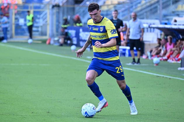 IPA88005059 - Franco Carboni of Parma Calcio 1913 carries the ball during the soccer match between Parma Calcio 1913 and US Cremonese, the Round of 16 of the 2026–2027 Frecciarossa Italian Cup, at the Ennio Tardini Stadium on September 1, 2026 in Parma, Italy.  Copyright: xRobertoxTommasini IPAxSportx xx 88005059