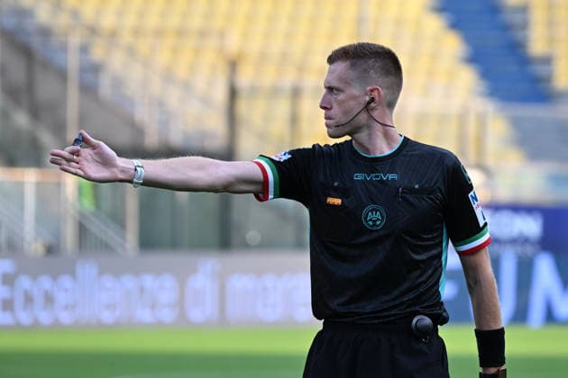 IPA88005338 - Referee Kevin Bonacina during the soccer match between Parma Calcio 1913 and US Cremonese, a round of 16 match in the 2026 2027 Frecciarossa Italian Cup, at Ennio Tardini Stadium on September 1, 2026, in Parma, Italy.  Copyright: xRobertoxTommasini IPAxSportx xx 88005338