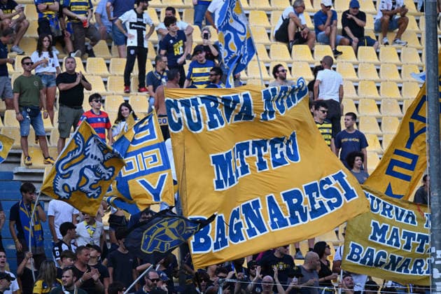 Parma Calcio v Cremonese - Coppa Italia Supporters of Parma Calcio 1913 watch the soccer match between Parma Calcio 1913 and US Cremonese, the 16th leg of the Frecciarossa Italian Cup 2026 2027, at Ennio Tardini Stadium in Parma, Italy, on September 1, 2026. Parma Italy Italy  Copyright: xRobertoxTommasinix originalFilename:tommasini-parmacal260901_np8mD.jpg