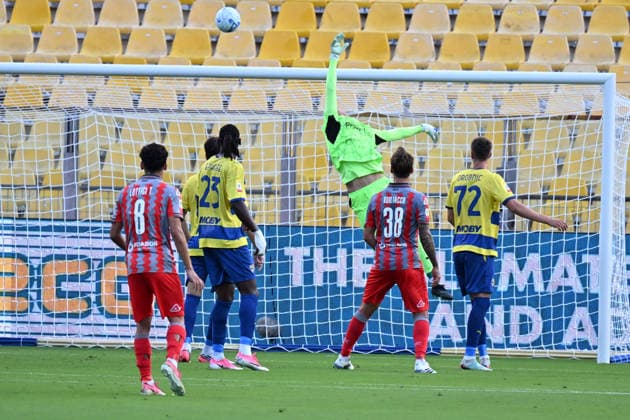 Parma Calcio v Cremonese - Coppa Italia Franco Daffara of Parma Calcio 1913 controls the ball during the soccer match between Parma Calcio 1913 and US Cremonese, the 16th leg of the Frecciarossa Italian Cup 2026 2027, at Ennio Tardini Stadium in Parma, Italy, on September 1, 2026. Parma Italy Italy  Copyright: xRobertoxTommasinix originalFilename:tommasini-parmacal260901_npefx.jpg