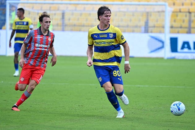 SOCCER - Coppa Italia - Parma Calcio vs. US Cremonese Photo by IPA ABACAPRESS.COM88005337 - Giovanni Fabbian of Parma Calcio 1913 carries the ball during the soccer match between Parma Calcio 1913 and US Cremonese, the Round of 16 of the 2026–2027 Frecciarossa Italian Cup, at Ennio Tardini Stadium on September 1, 2026 in Parma, Italy. Parma Italy  Copyright: xIPAxSport ABACAx