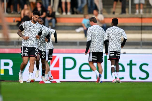 SOCCER - BL, WAC vs LASK WOLFSBERG,AUSTRIA,01.SEP.26 - SOCCER - ADMIRAL Bundesliga, Wolfsberger AC vs Linzer ASK. Image shows players of LASK during warm-up.  GEPAxpictures xAvnixRetkoceri