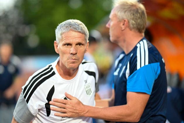 SOCCER - BL, WAC vs LASK WOLFSBERG,AUSTRIA,01.SEP.26 - SOCCER - ADMIRAL Bundesliga, Wolfsberger AC vs Linzer ASK. Image shows head coach Dietmar Kuehbauer (LASK) and head coach Thomas Silberberger (WAC).  GEPAxpictures xAvnixRetkoceri