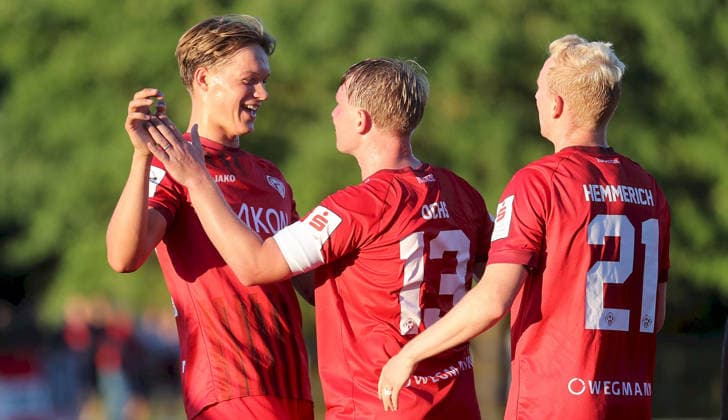 September 1, 2026, xfsx, Men s, Soccer, 2026–2027 Season, BFV Association Cup, Round of 16: TSV Neudrossenfeld vs. FC Würzburger Kickers (from left: Xaver Kiefersauer, FC Würzburger Kickers), Philipp Ochs, FC Würzburger Kickers; Luke Hemmerich, FC Würzburger Kickers, celebrating the goal; goal celebration; cheering after scoring the 2–3 goal in Neudrossenfeld, Germany