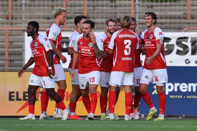 Soccer Regionalliga West, Matchday 6: Rot Weiß Oberhausen vs. SV Westfalia Rhynern on September 1, 2026, at the Niederrhein Stadium in Oberhausen. Celebration of the 1–0 goal scored by Kerem Yalcin for Oberhausen. xRx