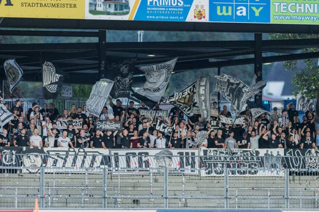 SOCCER - BL, WAC vs LASK WOLFSBERG,AUSTRIA,01.SEP.26 - SOCCER - ADMIRAL Bundesliga, Wolfsberger AC vs Linzer ASK. Image shows fans of Linzer ASK.  GEPAxpictures xMatthiasxTrinkl