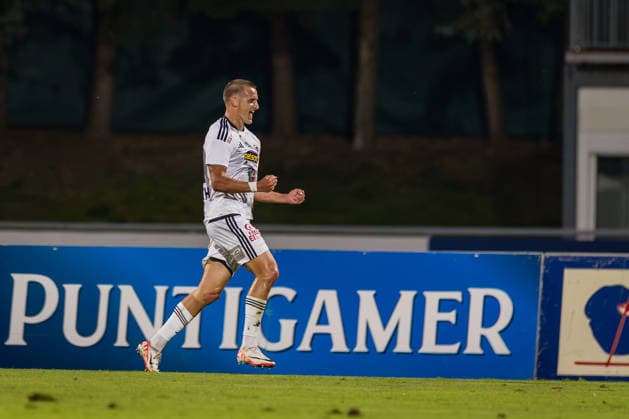 SOCCER - BL, WAC vs LASK WOLFSBERG,AUSTRIA,01.SEP.26 - SOCCER - ADMIRAL Bundesliga, Wolfsberger AC vs Linzer ASK. Image shows the rejoicing of Fabian Wohlmuth (WAC).  GEPAxpictures xMatthiasxTrinkl