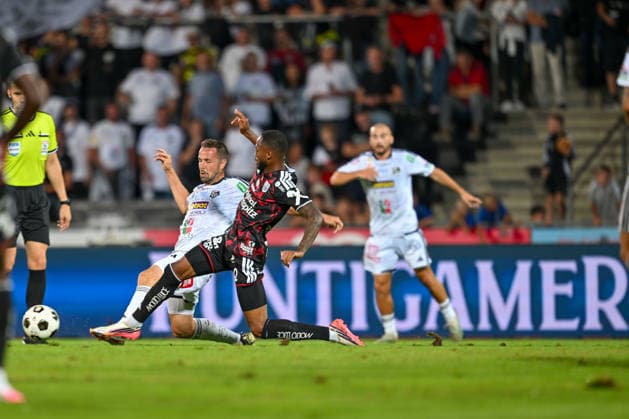 SOCCER - BL, WAC vs LASK WOLFSBERG,AUSTRIA,01.SEP.26 - SOCCER - ADMIRAL Bundesliga, Wolfsberger AC vs Linzer ASK. Image shows Rene Renner (WAC) and Melayro Bogarde (LASK).  GEPAxpictures xAvnixRetkoceri
