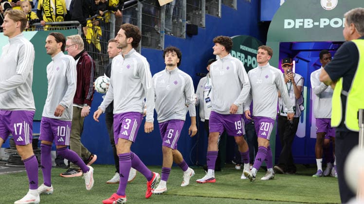01.09.2026, xrekx, Fussball DFB Pokal 1.Runde, Hamburg-Eimsbütteler Ballsport-Club - Borussia Dortmund v.l. Borussia Dortmund v.l. Eimsbütteler Ballsport-Club Mannschaft Warmup warm up Aufwaermen aufwaermen vor dem Spiel Hamburg *** September 1, 2026, xrekx, Soccer, DFB Cup First Round, Hamburg Eimsbütteler Ballsport Club vs. Borussia Dortmund, Eimsbütteler Ballsport Club, Team Warm-up, warming up before the game, Hamburg