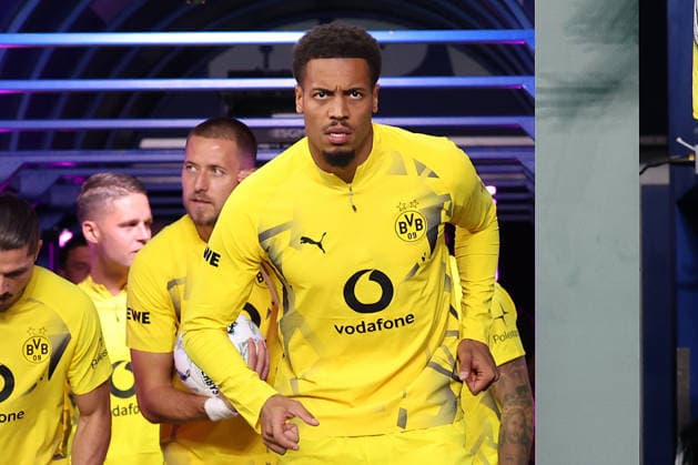 01.09.2026, xrekx, Fussball DFB Pokal 1.Runde, Hamburg-Eimsbütteler Ballsport-Club - Borussia Dortmund v.l. Einlauf der BVB Mannschaft Felix Nmecha (Borussia Dortmund) Hamburg *** September 1, 2026, xrekx, Soccer, DFB Cup First Round, Hamburg Eimsbütteler Ballsport Club vs. Borussia Dortmund, BVB team entering the field, Felix Nmecha, Borussia Dortmund, Hamburg