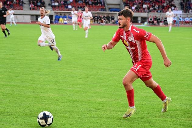 September 1, 2026 xkhx Kassel, Auestadion, Regionalliga Southwest, 2026–2027 Season, KSV Hessen Kassel vs. SV Eintracht Trier, Aaron Liesche Prieto 6, Hessen Kassel, Free Kick
