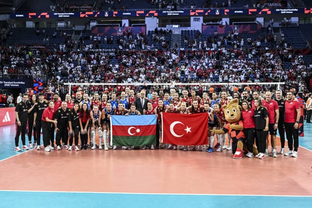 Turkiye v Azerbaijan - CEV EuroVolley 2026 ISTANBUL, TURKIYE - SEPTEMBER 01: Players of Turkiye and Azerbaijan pose for photo after the 2026 Women s European Volleyball Championship match between Turkiye and Azerbaijan at Sinan Erdem Hall in Istanbul, Turkiye on September 01, 2026. Agit Erdi Ulukaya Anadolu Istanbul Turkey. Editorial use only. Please get in touch for any other usage.  Copyright: x2026xAnadoluxAgitxErdixUlukayax