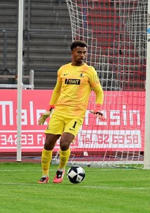 September 1, 2026 xkhx Kassel, Auestadion, Regionalliga Southwest, 2026–2027 Season, KSV Hessen Kassel vs. SV Eintracht Trier, Goalkeeper Leon Oumar transfers to SV Eintracht Trier, free agent