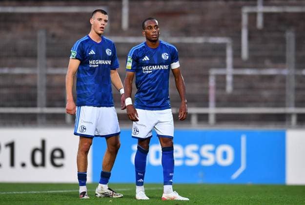 Borussia Dortmund U23 vs. Schalke 04 U23 ** FOR EDITORIAL USE ONLY ** EDITORIAL USE ONLY ** p Soccer Regionalliga West, Matchday 6: Borussia Dortmund U23 vs. Schalke 04 U23 on September 1, 2026, at Rote Erde Stadium in Dortmund. Magnus Rösner (Schalke 04 U23), on the left: Yassin Ben Balla, Schalke 04 U23; on the right: Germany, North Rhine-Westphalia, Dortmund. Copyright ThorstenxTillmann Copyright: ThorstenxTillmann doc87ezw3jq1dlletsccqt ,EDITORIAL USE ONLY Copyright: ThorstenxTillmann