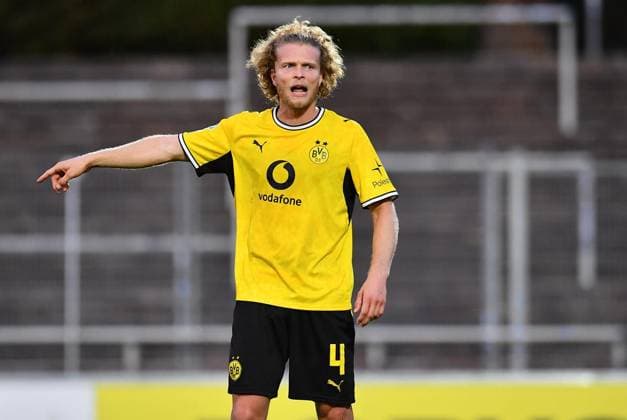 Borussia Dortmund U23 vs. Schalke 04 U23 ** FOR EDITORIAL USE ONLY ** EDITORIAL USE ONLY ** p Soccer Regionalliga West, Matchday 6: Borussia Dortmund U23 vs. Schalke 04 U23 on September 1, 2026, at Rote Erde Stadium in Dortmund. Jesper Verlaat, Borussia Dortmund U23, Germany, North Rhine-Westphalia, Dortmund. Copyright ThorstenxTillmann Copyright: ThorstenxTillmann doc87ezw3phaxs1ex2l2csw ,EDITORIAL USE ONLY Copyright: ThorstenxTillmann