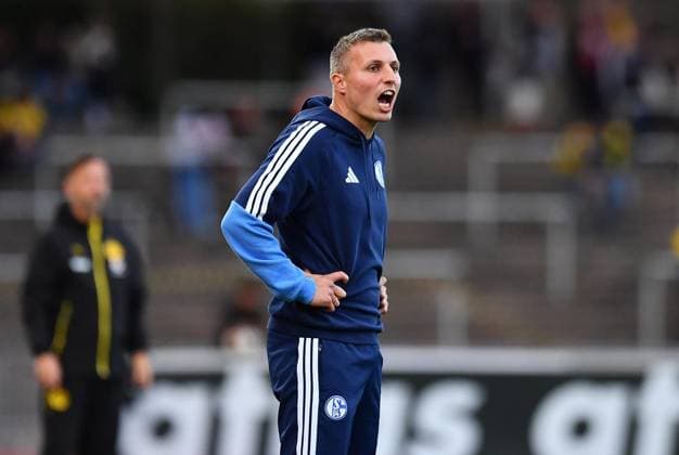 Borussia Dortmund U23 vs. Schalke 04 U23 ** FOR EDITORIAL USE ONLY ** EDITORIAL USE ONLY ** p Soccer Regionalliga West, Matchday 6: Borussia Dortmund U23 vs. Schalke 04 U23 on September 1, 2026, at Rote Erde Stadium in Dortmund. Jakob Fimpel, Coach of Schalke 04 U23. Germany, North Rhine-Westphalia, Dortmund. Copyright ThorstenxTillmann Copyright: ThorstenxTillmann doc87ezw33d2xy164jixky1 ,EDITORIAL USE ONLY Copyright: ThorstenxTillmann