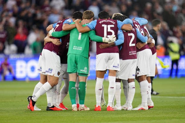 Sky Bet Championship: West Ham United v Wolverhampton Wanderers West Ham players huddle before kick off during the Sky Bet Championship match West Ham United vs Wolverhampton Wanderers at London Stadium, London, United Kingdom on 01 September 2026 (Photo by Harvey Murphy News Images) Copyright: xHarveyxMurphy NewsxImagesx
