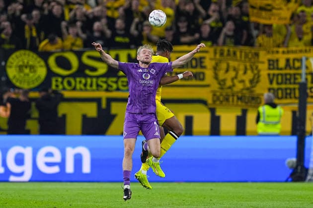 01.09.2026, xydrx, Fußball, DFB Pokal, HEBC Hamburg - Borussia Dortmund, Saison 2026 2027, Volksparkstadion: Tjorven Koehler (HEBC Hamburg, 7) im Zweikampf gegen Filippo Mane (Borussia Dortmund, 39) DFB regulations prohibit any use of photographs as image sequences and or quasi-video. *** September 1, 2026, xydrx, Soccer, DFB Cup, HEBC Hamburg vs. Borussia Dortmund, 2026–2027 season, Volksparkstadion, Tjorven Koehler, HEBC Hamburg, No. 7 in a tackle against Filippo Mane of Borussia Dortmund, 39. DFB regulations prohibit any use of photographs as image sequences and or quasi-video. Copyright: HMBxMedia YannisxDreimann