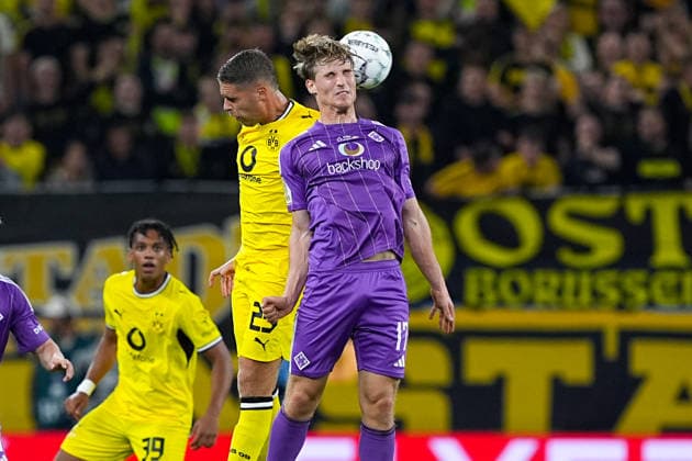 01.09.2026, xydrx, Fußball, DFB Pokal, HEBC Hamburg - Borussia Dortmund, Saison 2026 2027, Volksparkstadion: Johannes Veerman (Borussia Dortmund, 25) im Zweikampf gegen Robert Schick (HEBC Hamburg, 17) DFB regulations prohibit any use of photographs as image sequences and or quasi-video. *** September 1, 2026, xydrx, Soccer, DFB Cup, HEBC Hamburg vs. Borussia Dortmund, 2026–2027 season, Volksparkstadion, Johannes Veerman, Borussia Dortmund, No. 25 in a tackle against Robert Schick of HEBC Hamburg, No. 17. DFB regulations prohibit any use of photographs as image sequences and or quasi-video. Copyright: HMBxMedia YannisxDreimann