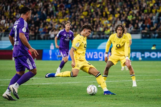 DFB-Pokal: HEBC - Borussia Dortmund, 01.09.2026 Mathis Albert (Borussia Dortmund, 41) schießt; Fußball, DFB-Pokal, 1. Runde: HEBC vs. Borussia Dortmund am 01.09.2026 im Volksparkstadion, Hamburg DFB REGULATIONS PROHIBIT ANY USE OF PHOTOGRAPHS AS IMAGE SEQUENCES AND OR QUASI-VIDEO. *** DFB Cup: HEBC vs. Borussia Dortmund, September 1, 2026; Mathis Albert of Borussia Dortmund, No. 41, taking a shot; DFB Cup, First Round: HEBC vs. Borussia Dortmund on September 1, 2026, at the Volksparkstadion, Hamburg. DFB regulations prohibit any use of photographs as image sequences and or quasi-video. Copyright: xBEAUTIFULxSPORTS Tonhäuserx